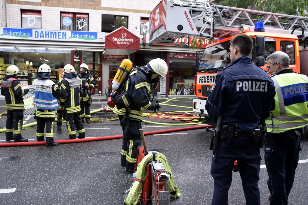 Feuer 2 Koeln Nippes Neusserstr P125.JPG - Miklos Laubert